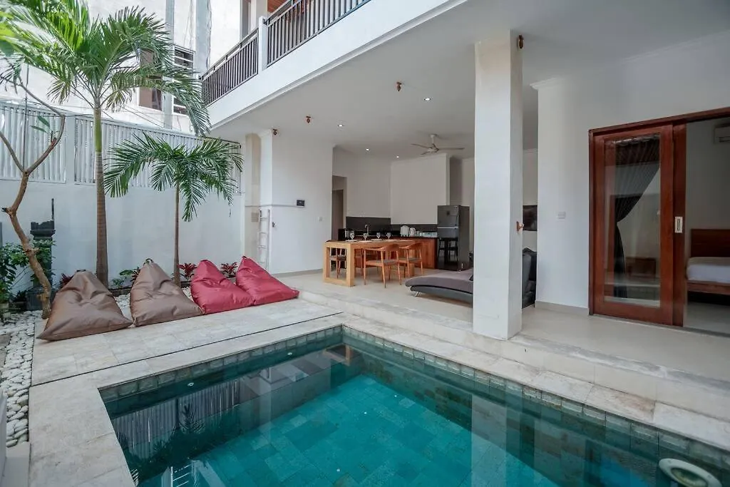 Silver Moon - Fantastic 4Br Villa In Seminyak Top Location