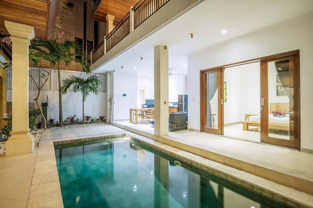 Silver Moon - Fantastic 4Br Villa In Seminyak Top Location 0*, Seminyak (Bali)