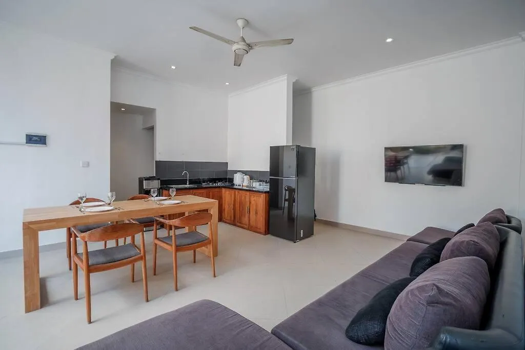 Silver Moon - Fantastic 4Br Villa In Seminyak Top Location