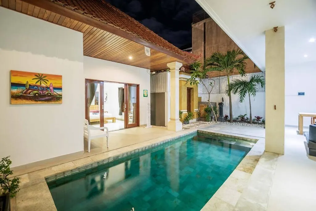 Silver Moon - Fantastic 4Br Villa In Seminyak Top Location